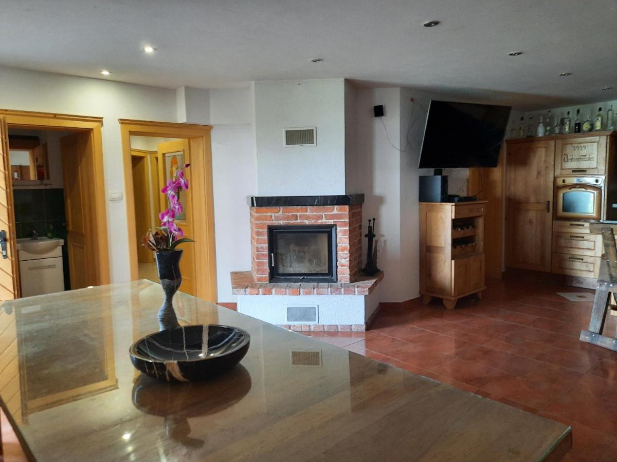 Country House Zemljanka Sentrupert  외부 사진